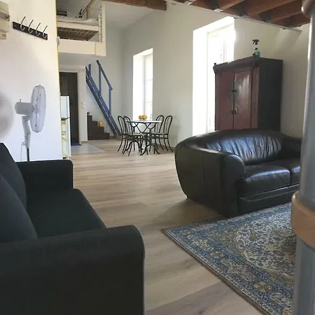 Homestay Beau Meuble Centre Historique