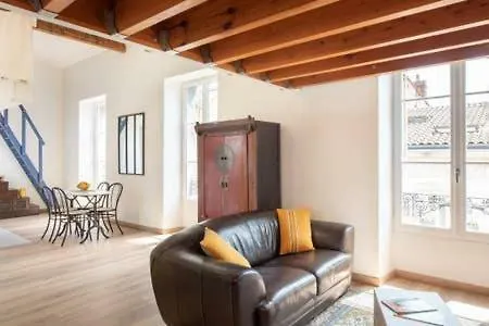 Beau Meuble Centre Historique 홈스테이 *