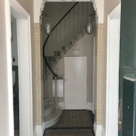 Beau Meublé Centre Historique Habitación en casa particular *