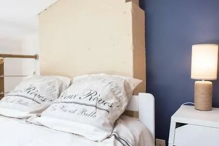 Habitación en casa particular Beau Meublé Centre Historique *